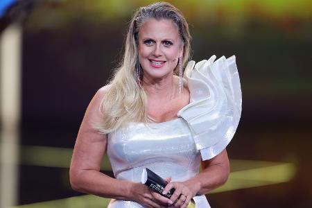 Humorvoller Schnappschuss: Barbara Schöneberger lässt tief blicken