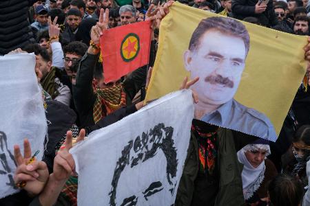 Historische Erklärung: Die PKK hat ihre Auflösung verkündet. Historische Erklärung: Die PKK hat ihre Auflösung verkündet.
