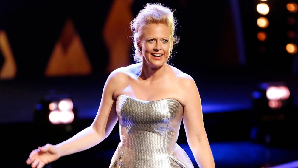 ESC-Finale 2024: Spannende Vor- und Nachshows mit Barbara Schöneberger!
