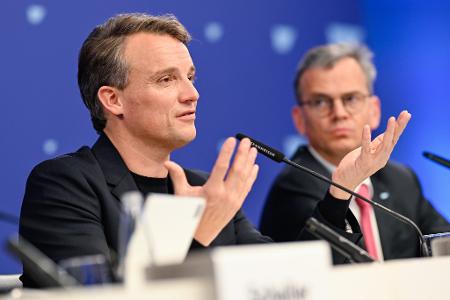 SAP-Chef Klein: Die angepeilte Quote von 40 Prozent in der Belegschaft werde aufgegeben, heißt es in einer internen E-Mail. (Archivbild) SAP-Chef Klein: Die angepeilte Quote von 40 Prozent in der Belegschaft werde aufgegeben, heißt es in einer internen E-Mail. (Archivbild)