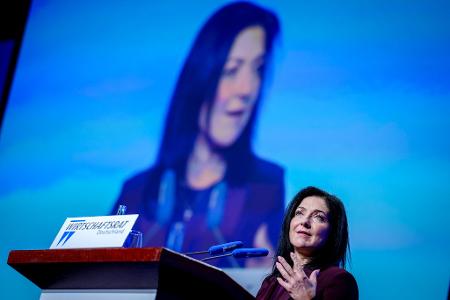 Die neue Wirtschaftsministerin Katherina Reiche (CDU) will einiges anders machen als ihr Vorgänger Robert Habeck von den Grünen. Die neue Wirtschaftsministerin Katherina Reiche (CDU) will einiges anders machen als ihr Vorgänger Robert Habeck von den Grünen.