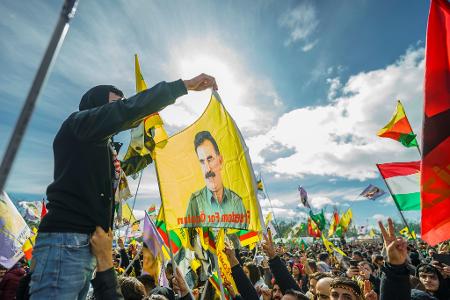 Auflösung der verbotenen kurdischen Arbeiterpartei PKK (Archivbild) Auflösung der verbotenen kurdischen Arbeiterpartei PKK (Archivbild)