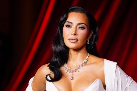 Vor Gericht in Paris wird Kim Kardashian den Männern gegenüberstehen, die nach Überzeugung der Anklage für den Überfall auf sie in einem Pariser Hotel 2016 verantwortlich sind. (Archivbild) Vor Gericht in Paris wird Kim Kardashian den Männern gegenüberstehen, die nach Überzeugung der Anklage für den Überfall auf sie in einem Pariser Hotel 2016 verantwortlich sind. (Archivbild)