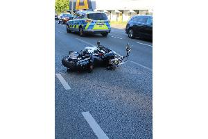 Harley-Fahrer bei Zusammenstoß mit Auto schwer verletzt