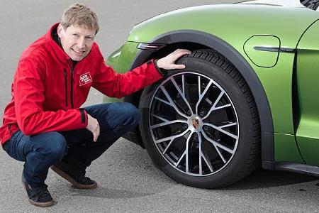 Porsche Taycan 4 Cross Turismo