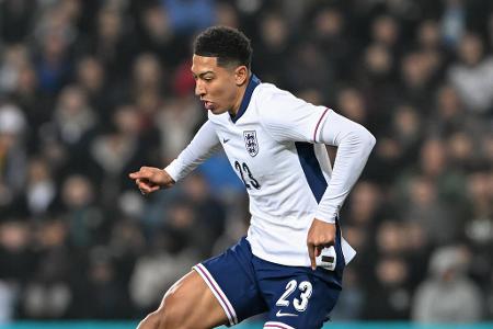 Mittelfeld defensiv: Jobe Bellingham - Schnappt sich Borussia Dortmund Jude Bellinghams kleinen Bruder Jobe? Jüngst soll der BVB mit einem großen Tross auf der Insel zu Besuch gewesen sein, um mit dem AFC Sunderland zu verhandeln. Kommt der 19-Jährige ins Revier, könnte er die Konkurrenzsituation im zentral-defensiven Mittelfeld weiter ankurbeln.