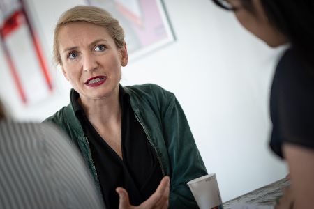 Die Linken-Vorsitzende Ines Schwerdtner lobte den Vorstoß ausdrücklich. Dieser entspreche einer Forderung ihrer Partei. 