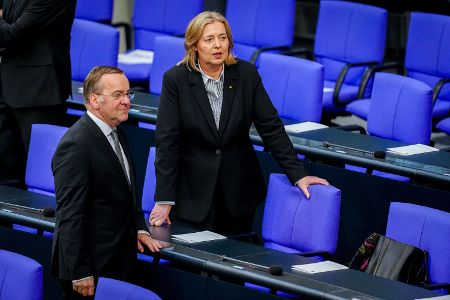 Bas geht auch von steigenden Lasten für die Beitragszahler aus: 