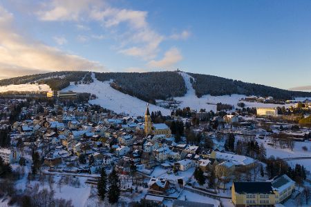 Blick auf Oberwiesenthal im Winter