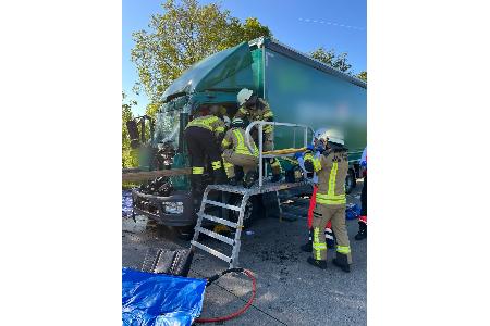 Personenrettung aus dem LKW Personenrettung aus dem LKW