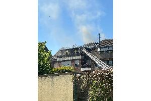 Mehrfamilienhaus nach Dachstuhlbrand unbewohnbar