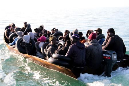 Die Zusammenarbeit der EU mit Transitländern wie Tunesien macht es Migranten zunehmend schwerer, illegal in die EU zu kommen. (Archivbild) Die Zusammenarbeit der EU mit Transitländern wie Tunesien macht es Migranten zunehmend schwerer, illegal in die EU zu kommen. (Archivbild)