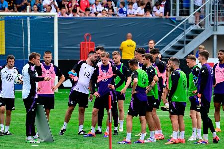 Nationalmannschaft veranstaltet öffentliches Training Nationalmannschaft veranstaltet öffentliches Training