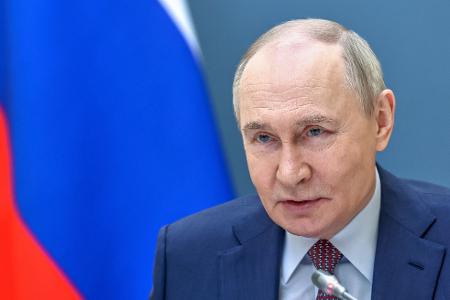 Kremlchef Putin lässt weiter die gesamte Welt auf sein Kommen warten. (Archivbild) Kremlchef Putin lässt weiter die gesamte Welt auf sein Kommen warten. (Archivbild)