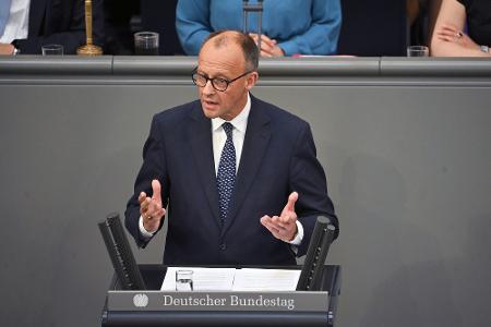 Merz wirbt für Kraftakt: "Der Staat, das sind wir alle"