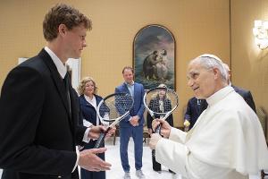 Match im Vatikan: Tennis-Star Jannik Sinner trifft Papst Leo XIV.