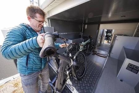 Die besten Klappräder mit Motor im Test 2025!