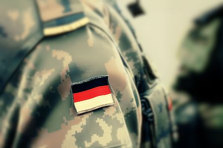 Er will die Bundeswehr zur stärksten konventionellen Armee Europas machen und versprach 