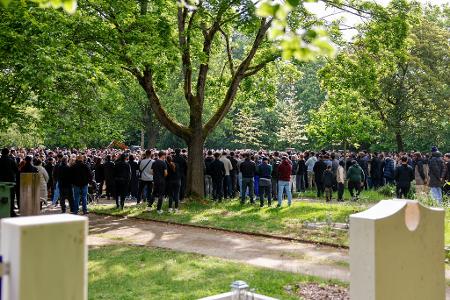 Die Staatsanwaltschaft hat ein sogenanntes Todesermittlungsverfahren eingeleitet.