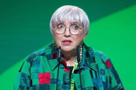 Claudia Roth wird 70: Die knallbunte Grünen-Ikone Claudia Roth wird 70: Die knallbunte Grünen-Ikone