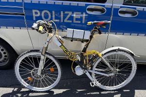 250515 - 0518 Frankfurt - Nied: Fahrrad mit Motor der Marke Eigenbau sichergestellt 250515 - 0518 Frankfurt - Nied: Fahrrad mit Motor der Marke Eigenbau sichergestellt
