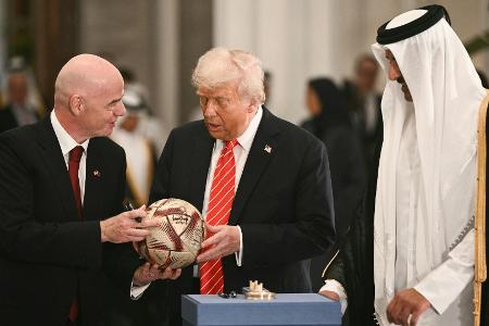 FIFA-Kongress beginnt mit dreistündiger Verspätung FIFA-Kongress beginnt mit dreistündiger Verspätung