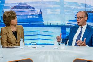 Nach "Mutti" Merkel präsentiert sich Bundeskanzler Merz bei Maybrit Illner als "Großvater der Nation" 