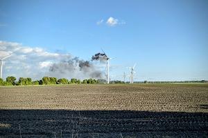 ++ Bremervörde - Iselersheim: Brand einer Windkraftanlage ++