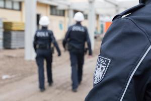 Schwarzarbeit in der Baubranche: 2 Jahre Freiheitsstrafe auf Bewährung für Arbeitgeber aus Halle (Saale)