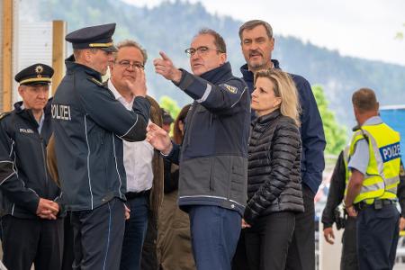 Am Donnerstag besuchte Bundesinnenminister Alexander Dobrindt (CSU) zusammen mit dem bayerischen Ministerpräsidenten, Markus Söder (CSU), die Grenze zu Österreich.