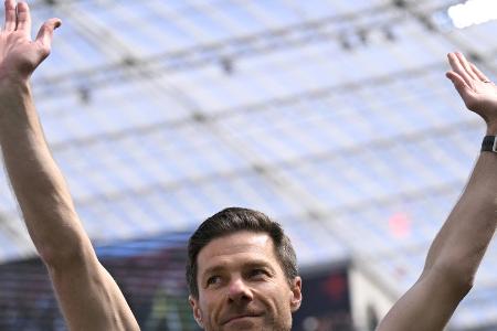 Alonso bietet Nachfolger Hilfe an - keine Tipps für Wirtz Alonso bietet Nachfolger Hilfe an - keine Tipps für Wirtz