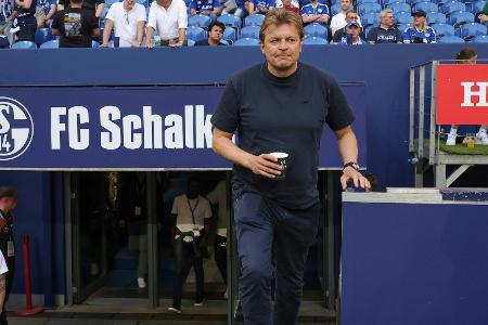 Schalke 04: Mulder bleibt Profifußball-Direktor Schalke 04: Mulder bleibt Profifußball-Direktor