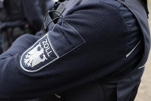 Zoll kontrolliert Taxi- und Mietwagengewerbe in Hagen und Siegen / Der Zoll im Einsatz gegen Schwarzarbeit und illegale Beschäftigung