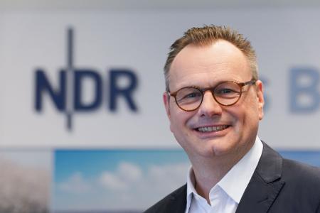 Der langjährige NDR-Manager Hendrik Lünenborg wird Intendant des ARD-Senders.