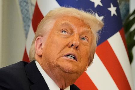 Trump rief seine Parteikollegen auf, sich hinter dem Trump rief seine Parteikollegen auf, sich hinter dem