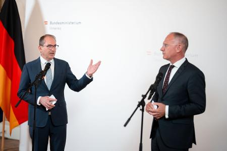 Die konservativen Innenminister demonstrieren Harmonie. Die konservativen Innenminister demonstrieren Harmonie.