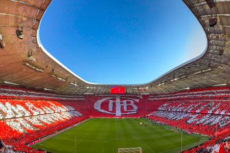 Bundesliga: FC Bayern vs. VfL Bochum - Zum 125-jährigen Vereinsjubiläum des FC Bayern strahlte die gesamte Münchner Arena Anfang März 2025 in roten und weißen Farben. Selbst die Gäste vom VfL Bochum beteiligten sich an der Choreo - und wurden am Ende gar mit einem 3:2-Sieg belohnt.