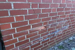 Vrees - Hauswand beschädigt - Zeugen gesucht