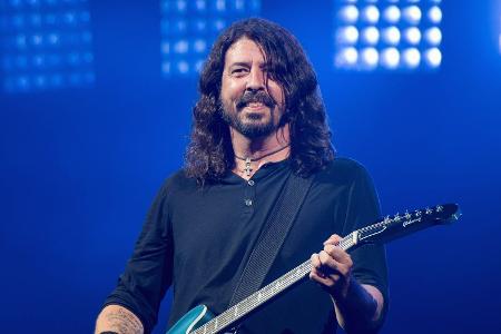 Dave Grohl vs. Courtney Love
