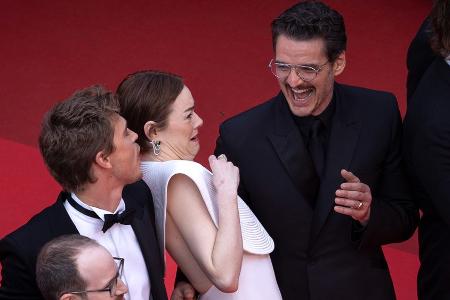 Emma Stone in Cannes von Biene angegriffen Emma Stone in Cannes von Biene angegriffen