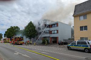 Wohnungsbrand in Mehrfamilienhaus