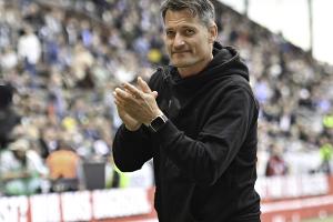 St. Pauli: Trainer Blessin lässt Zukunft offen