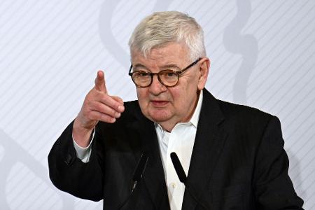 Ex-Außenminister Joschka Fischer kann sich für sich keine Auswanderung aus Deutschland vorstellen. (Archivbild)