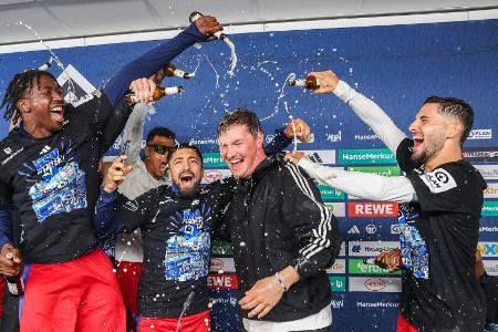 Aufstieg: HSV-Trainer Polzin feierte mit Aufstieg: HSV-Trainer Polzin feierte mit
