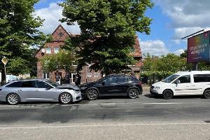 Audi gerät in den Gegenverkehr, 1 Leichtverletzter