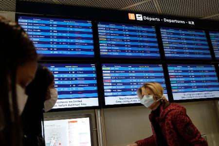 Bis zum Nachmittag wurden bereits mehrere Abflüge gestrichen, darunter Verbindungen nach Toulouse, Tunis und Palma de Mallorca. Bis zum Nachmittag wurden bereits mehrere Abflüge gestrichen, darunter Verbindungen nach Toulouse, Tunis und Palma de Mallorca.
