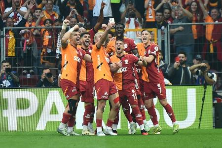 Torhüter Muslera trifft: Galatasaray feiert Titel-Hattrick Torhüter Muslera trifft: Galatasaray feiert Titel-Hattrick