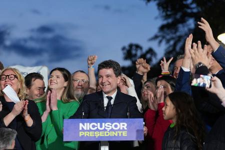 Der Proeuropäer Nicusor Dan hat die Präsidentenwahl in Rumänien gewonnen. Der Proeuropäer Nicusor Dan hat die Präsidentenwahl in Rumänien gewonnen.