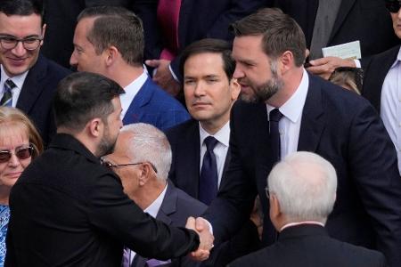 Selenskyj trifft US-Vizepräsident Vance. 