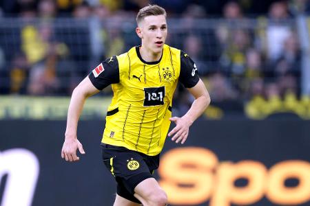 Dreierkette links: Nico Schlotterbeck - Wird den Saisonstart sicher aufgrund eines Meniskusrisses verpassen, ist aber trotzdem zentrale Figur in den BVB-Planungen. Schlotterbeck soll im besten Fall sogar vorzeitig verlängern. Bis dahin verteidigt Ramy Bensebaini in der Dreierkette.